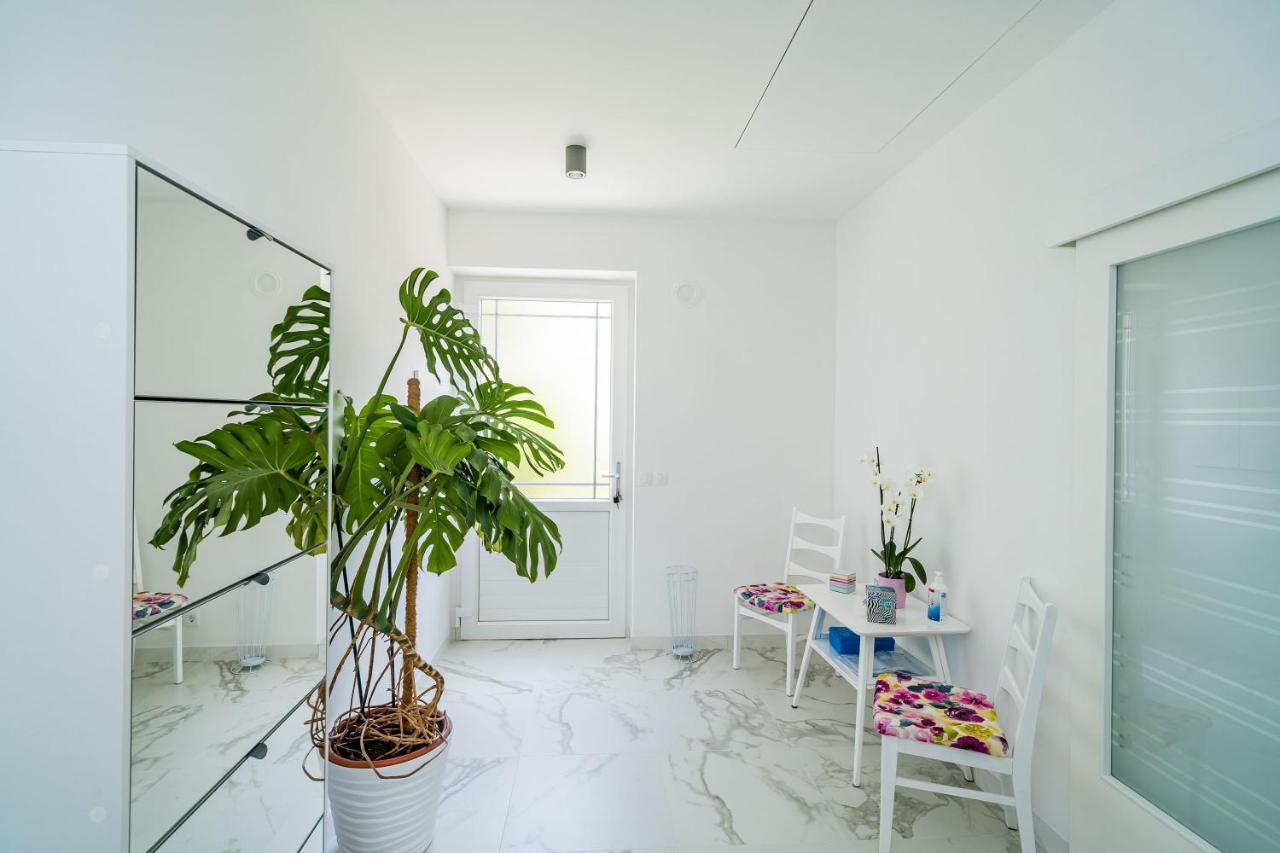 Nona's Paradise - Free Parking Apartman *